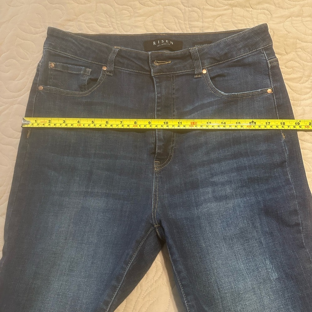 Risen women’s jeans. Size 32/15.
